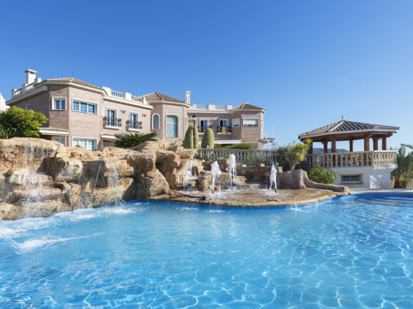Villa house in Miraflores del Palo
