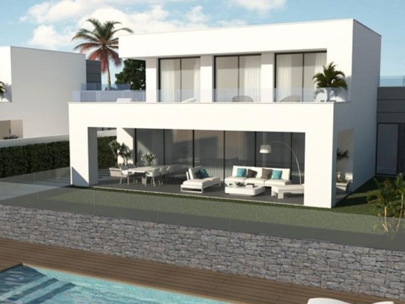 Villa house in Puerto La Duquesa