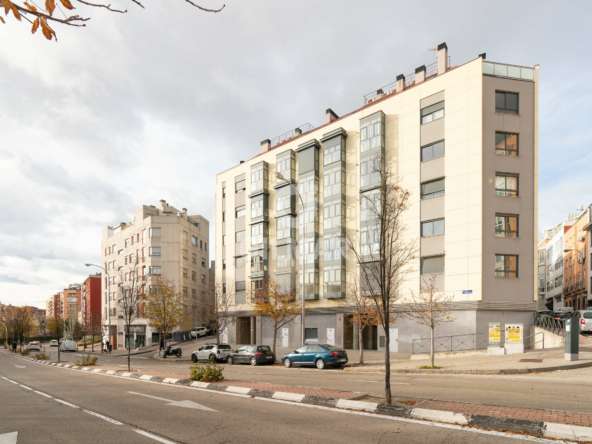 Loft - Premises in Guindalera