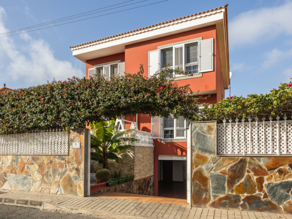 Villa house in Almatriche