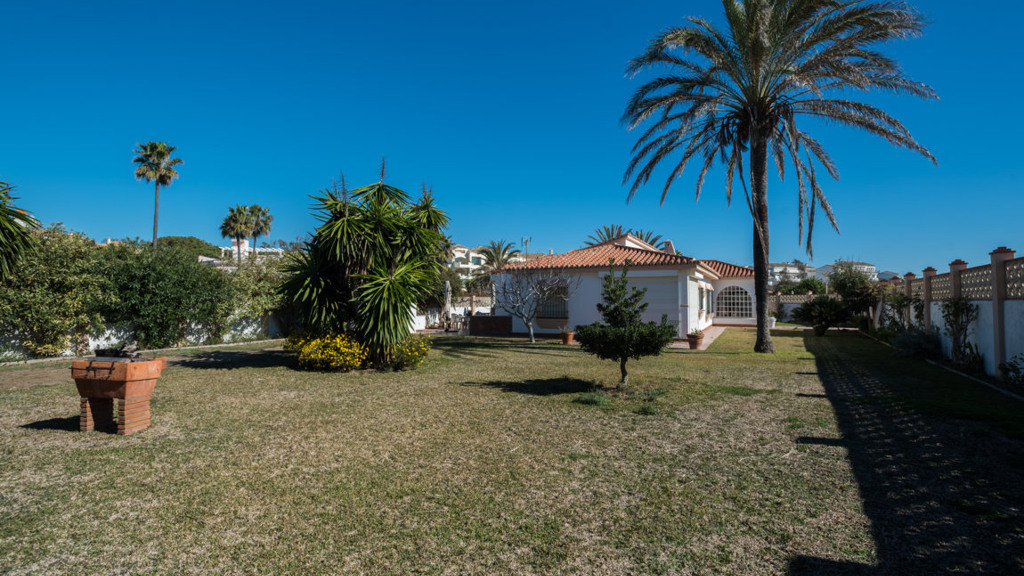 Villa house in Elviria Playa