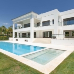 Villa house in Guadalmina Baja