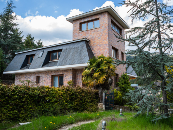Villa house in Miraflores de la Sierra