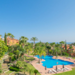 Terraced house in Estepona Golf