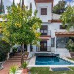 Villa house in Monte Biarritz