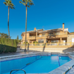 Villa house in Puertosol