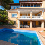 Villa house in Pinares de San Antón