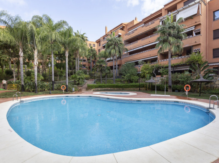 Apartment in Milla de Oro - Marbella Club